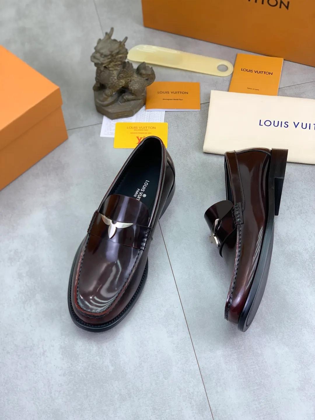 Men's men's shoes 💰P542 New style 💶[LOUIS VUITTON] Water-dyed Niuli Original order New style 🍀LV Louis Vuitton *——Top version of LV classic leather shoes! Made of imported original calfskin, original leather side strips and wear-resistant high-end rubber outsole! High quality products! Color: 3️⃣optional Size: 38-44 (45 customized)